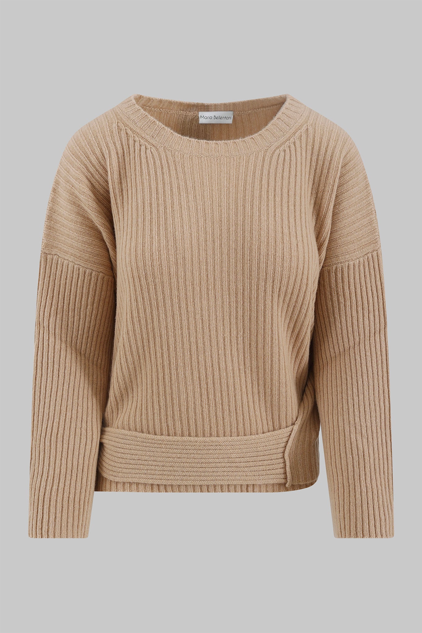 Ribbed sweater with tie fastening